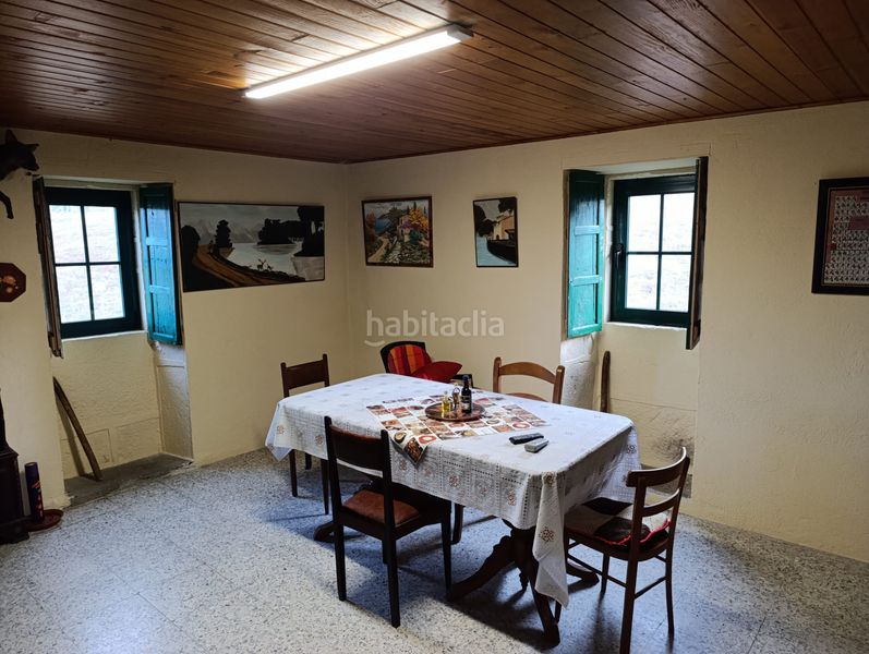 Foto f70661ab-70c2-4dc3-ad89-b859efed156b. Casa amb xemeneia aparcament a Taboada