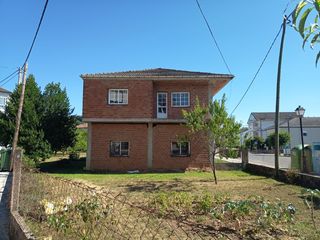 Casa a Pobra do Brollón (A). Casa en casco en a pobra de brollón