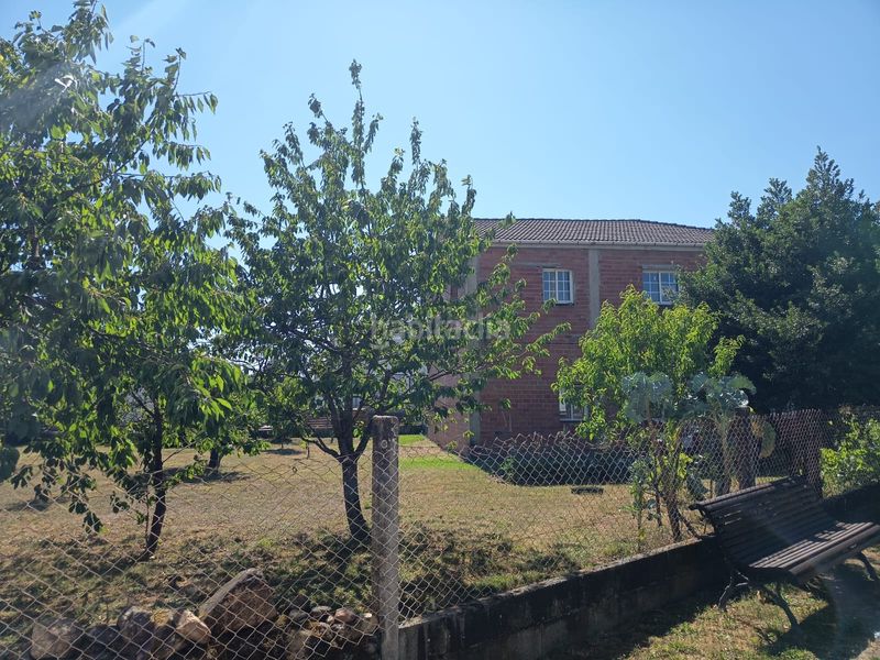 Foto b688ca59-c75f-4be2-a0aa-03a24c3ec2a8. Casa a Pobra do Brollón (A)