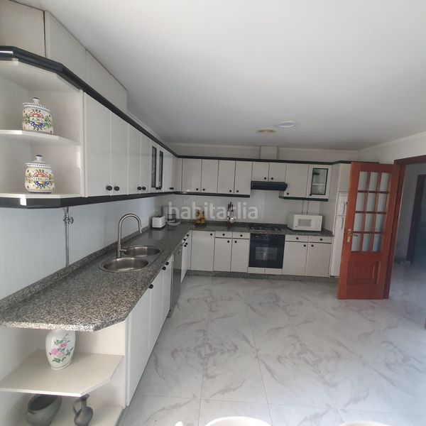 Foto a4035176-2e0f-4bab-ad72-44226296db94. Pis amb calefacció aparcament a Monforte de Lemos