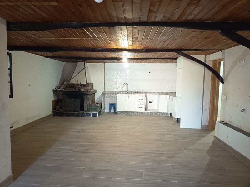 Foto 0c73fa83-b6b9-4c3a-b526-5b442b37457c. Casa amb calefacció aparcament a Monforte de Lemos