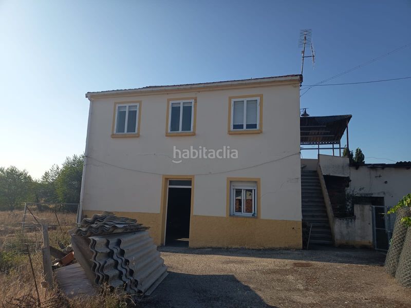 Foto cfb8b7be-9791-4e9a-8009-9a16137e6d3f. Casa amb aparcament a Monforte de Lemos