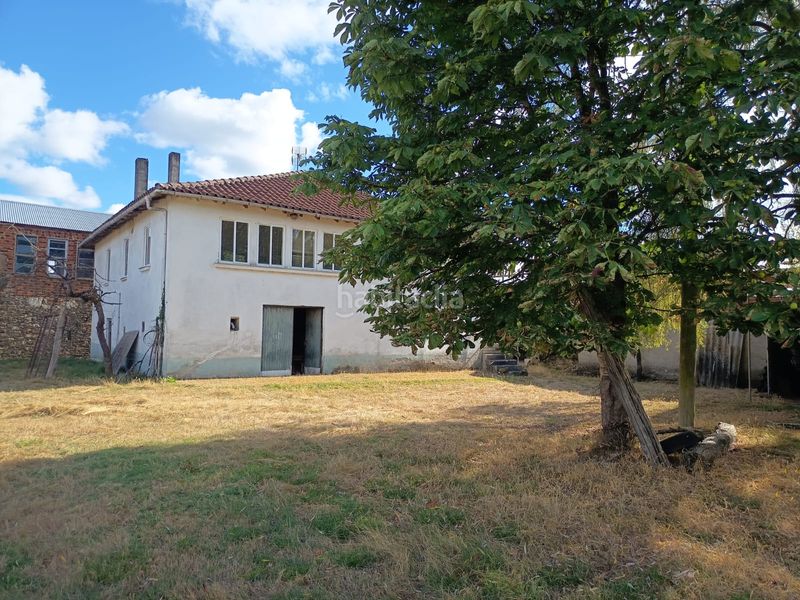 Foto 95b85946-2fa4-4b0d-958b-ecb13f49a1f8. Casa amb aparcament a Monforte de Lemos