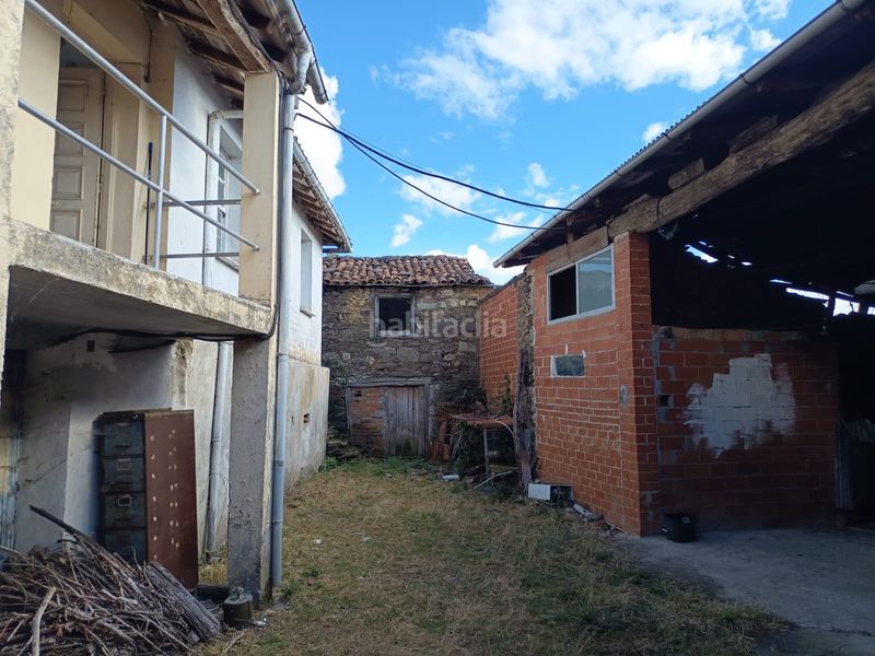 Foto f44001a2-e8b6-4263-8620-dc15f8cfee17. Casa amb aparcament a Monforte de Lemos