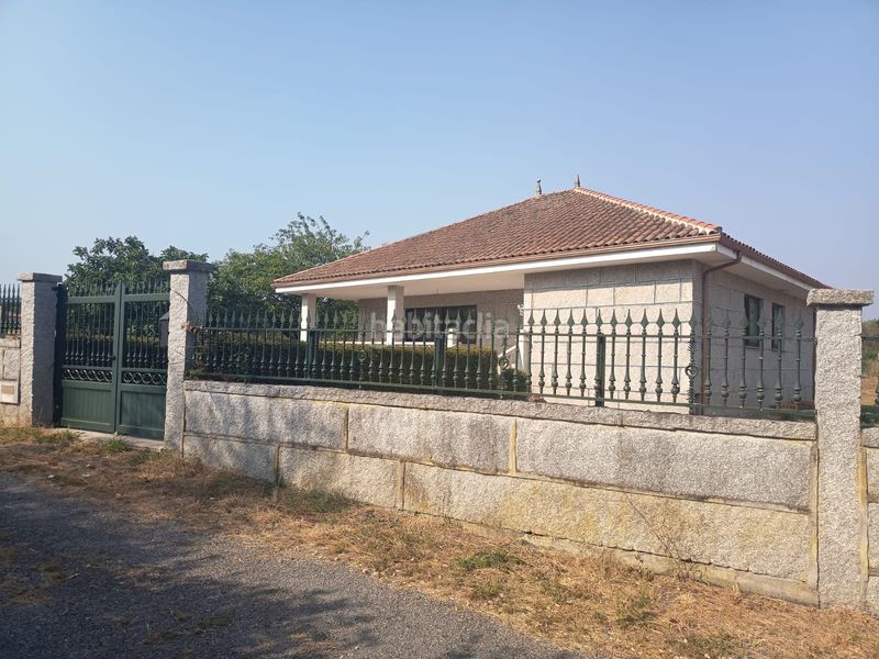 Foto 43cc7665-d0b1-442c-8147-28f88e27538b. Casa amb aparcament a Monforte de Lemos