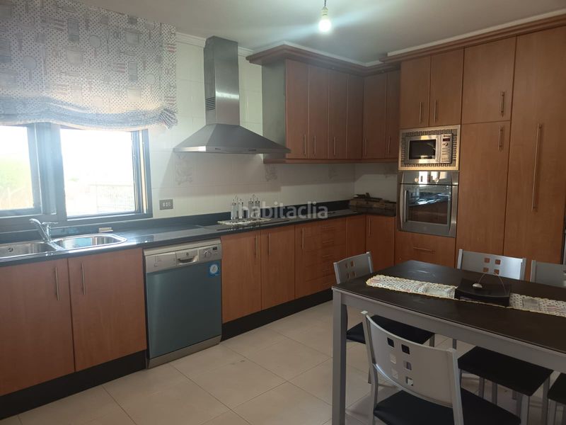 Foto ef7522f1-beb4-44ce-bf65-266671e9f5be. Casa amb aparcament a Monforte de Lemos