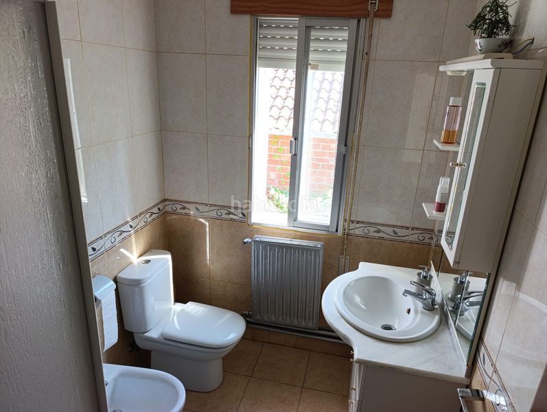 Foto 66508755-adf4-4b0d-90ea-fb1edbedc54d. Casa amb aparcament a Pantón