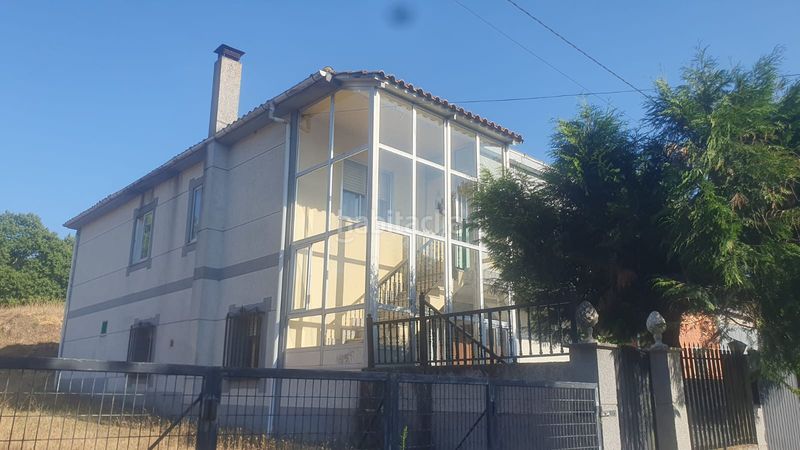 Foto 77b06850-fc24-4c92-bc71-c82fd8bbabc5. Casa amb aparcament a Pantón