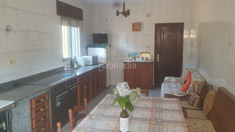 Foto b7cbaea4-0439-4fad-9dc7-dab692fe4889. Casa amb aparcament a Pantón