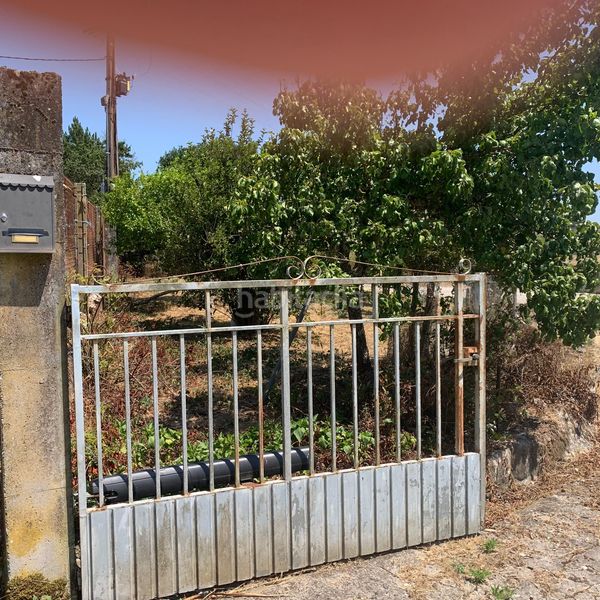 Foto aa90f58a-96ba-45ca-a696-b98993c2c440. Casa  de pueblo con terreno en Saviñao (O)
