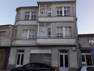 Casa a Rúa pardo bazán 23. Inmobiliaria fincas saviñao vende edificio con 2 pisos y bajo co