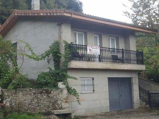 Casa a Lugar de seoane 38. Inmobiliaria fincas saviñao , vende casa rodeada de viñeo en a c