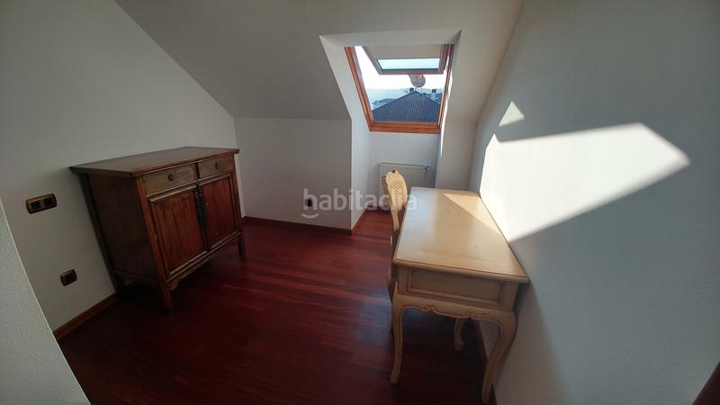 Foto 079f8837-c728-4198-a592-7f81bff32cea. Location attique avec chauffage parking dans O Milladoiro Ames