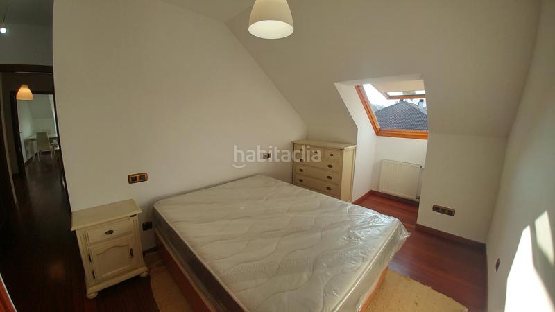 Foto 32b7df61-a24b-427d-bf00-8d46f6d376f9. Location attique avec chauffage parking dans O Milladoiro Ames