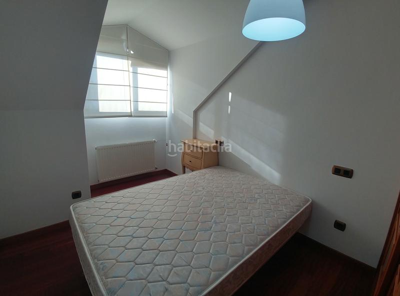 Foto 5e4f5d94-3b89-4361-842a-862ab3f66f03. Location attique avec chauffage parking dans O Milladoiro Ames