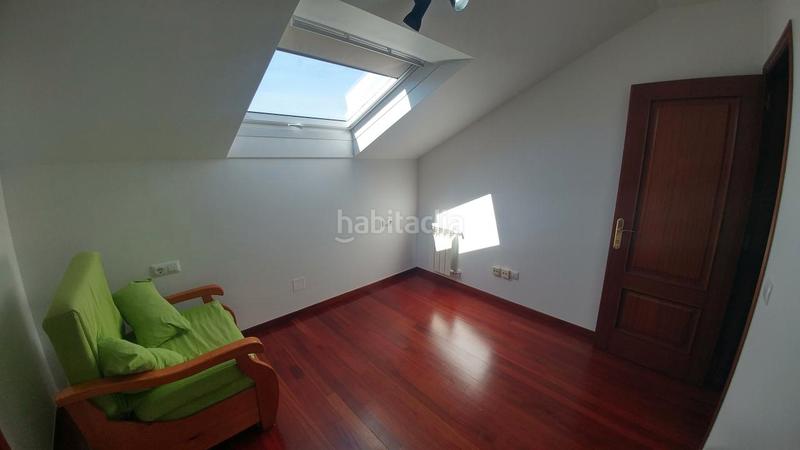 Foto 8b9559bf-6285-4f6c-822b-00fc01d1c93c. Rent duplex with heating in O Milladoiro Ames