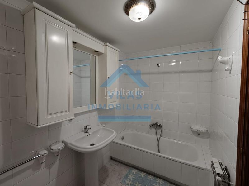 Foto a52bc411-82d6-4957-ba99-6315d99e9a6a. Rent flat with heating parking in O Milladoiro Ames