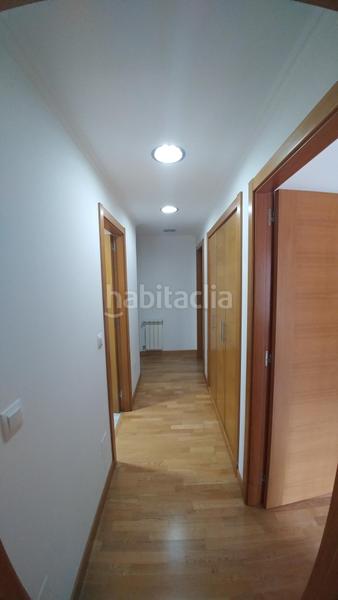 Foto 0f6e158a-373f-4b89-8693-0e96b58333bb. Lloguer pis amb calefacció aparcament a O Milladoiro Ames