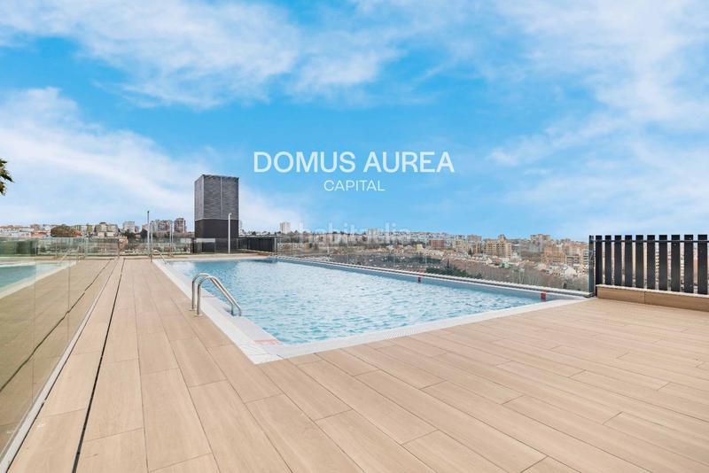 Foto 869c8438-6b2f-4434-9172-21fa862d144a. Rent flat with heating parking pool in Valdeacederas Madrid