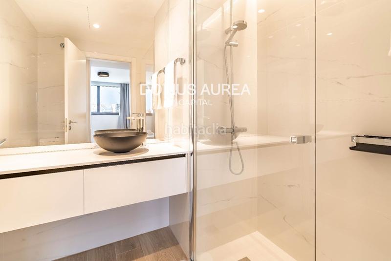 Foto a11a45ad-651c-416a-a79d-b7405726de27. Rent flat with heating parking pool in Valdeacederas Madrid