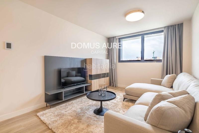 Foto f2b4502f-f666-487d-8bcd-e89df429a8f2. Rent flat with heating parking pool in Valdeacederas Madrid