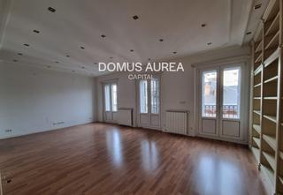Etagenwohnung in Marqués del Duero