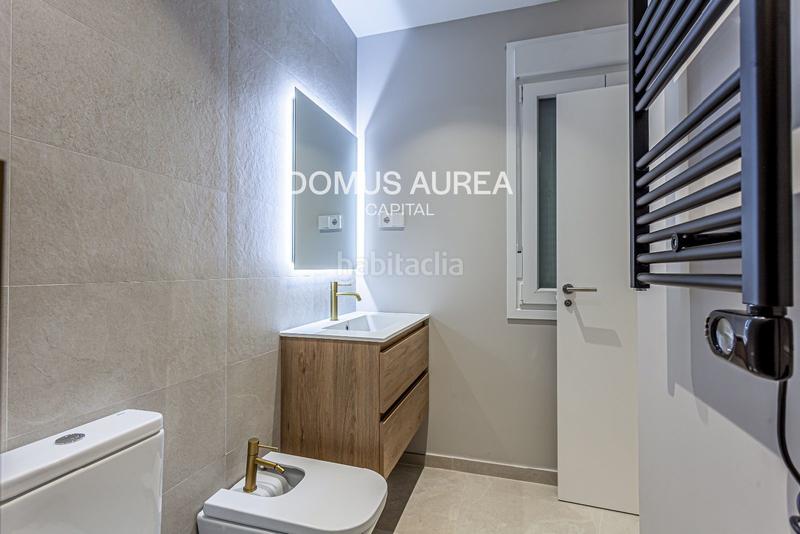 Foto dcbfb475-6c9b-4340-969b-0f6529d6ffbf. Flat with heating in Almagro Madrid