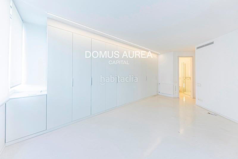 Foto 417c196d-da52-42e9-99b8-2ae573fb9d63. Alquiler dúplex piso exterior de tres habitaciones en Recoletos en Madrid