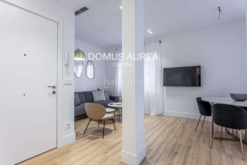 Foto c98910f8-affc-49e2-a24e-3da84efa6449. Rent flat with heating in Almagro Madrid