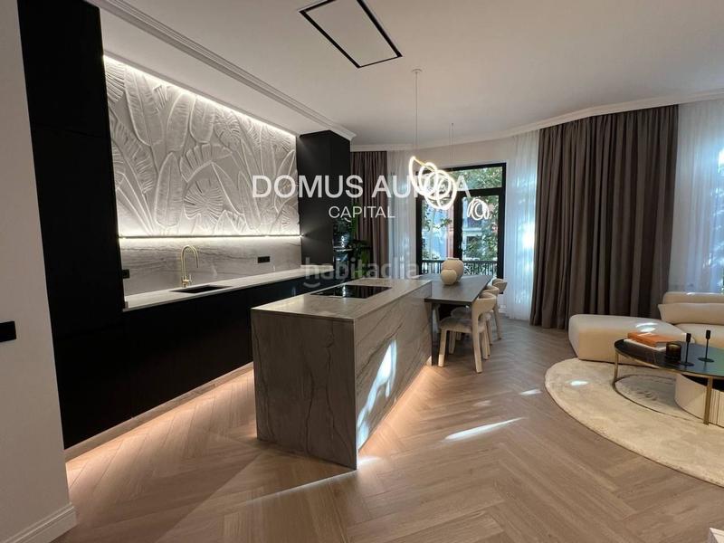 Foto 9a56e5d2-5fbd-457d-a235-2d2b9ad45345. Etagenwohnung mit parking in Castellana Madrid