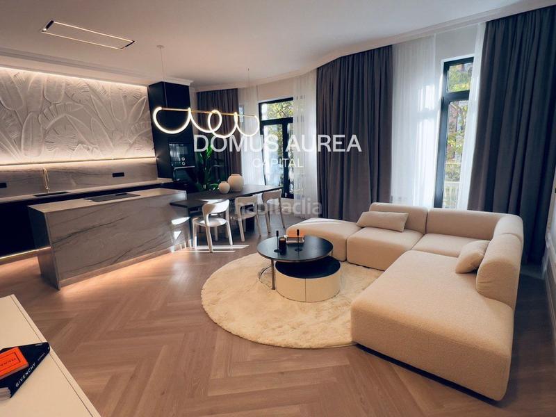 Foto c10c1729-3174-4204-955c-b226a2f3e1ba. Etagenwohnung mit parking in Castellana Madrid