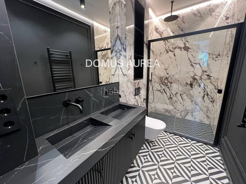 Foto e79a99f4-95ce-4c58-9173-0a8183acc629. Etagenwohnung mit parking in Castellana Madrid