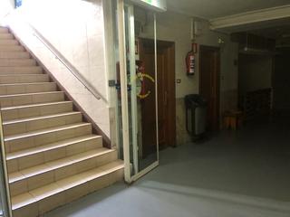 Local commercial  Santa eulalia kalea. Puesto de mercado en venta con uso versatil!!