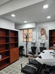 Locale commerciale in Kabiezes