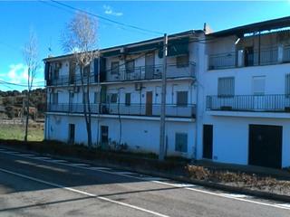 Pis a Avenida madrid 56. Piso en valdecaballeros (badajoz)