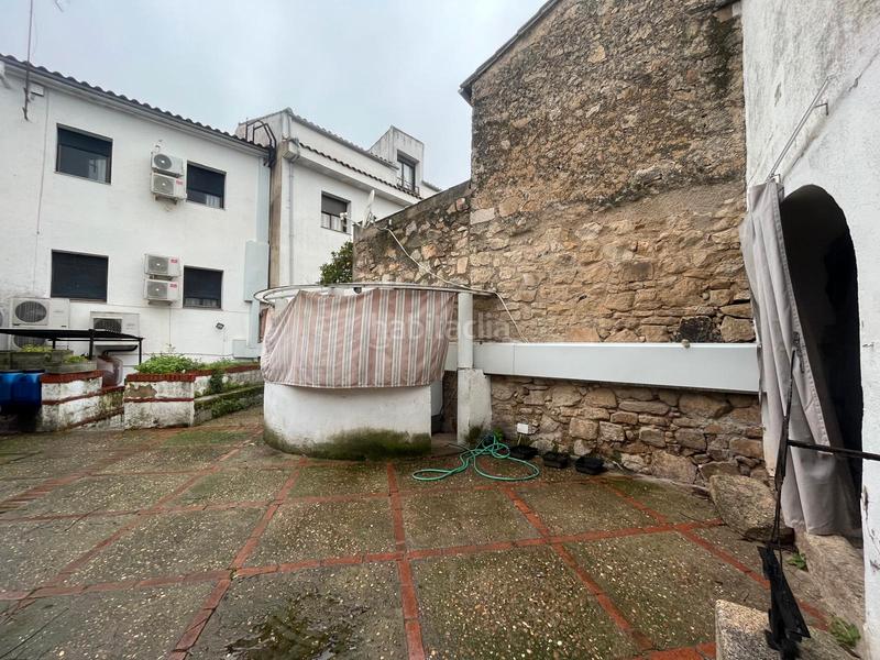 Foto adc154e6-726f-4a43-9a2c-f0a35f261450. Location local commercial dans Trujillo