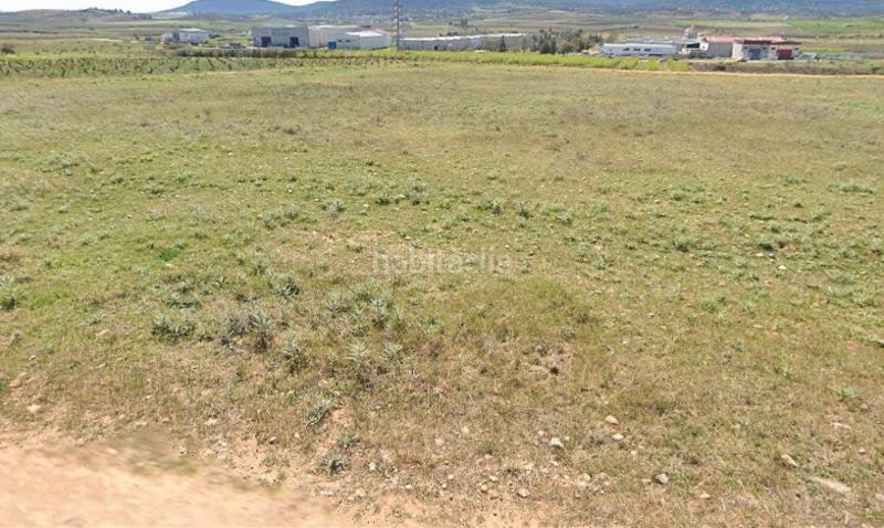 Foto 95dc4bac-fedd-4f52-ac63-ef2e83ac366c. Solar industrial suelos de uso industrial en Calamonte