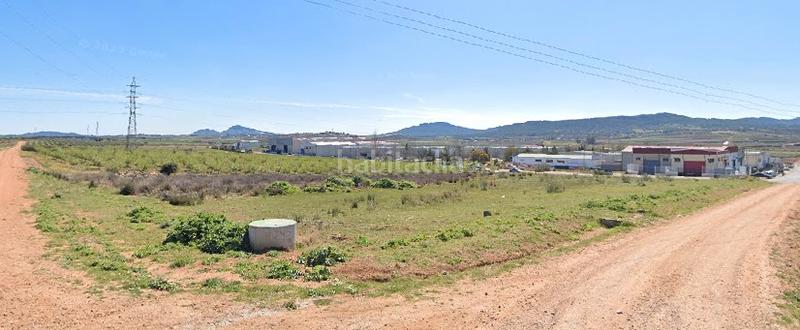 Foto cf8a3e90-0c0b-4909-883c-9b98e7ff9c04. Solar industrial suelos de uso industrial en Calamonte