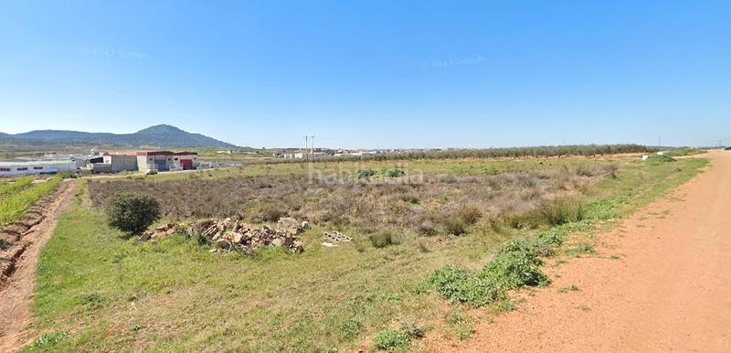 Foto f13d7c71-5ad5-459d-b873-e9daefb32794. Solar industrial suelos de uso industrial en Calamonte