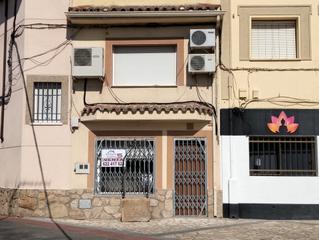 Edificio  Travesía florentino gómez. Edificio en venta en florentino gómez, casatejada