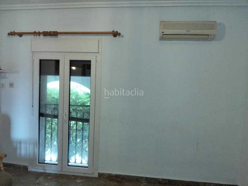 Foto 4397a071-a8ef-4a03-913e-d984034478a2. Chalet con camino parcheggio piscina in Campus Universitario Cáceres