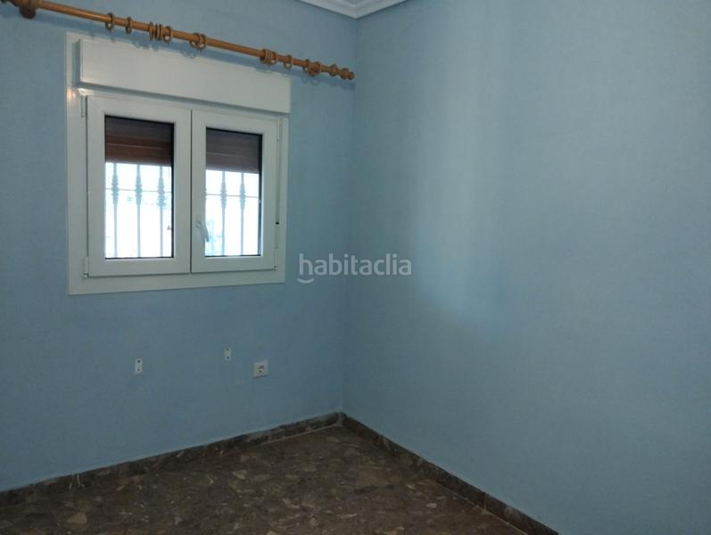 Foto b864795b-2a8b-42c3-a1c3-224f80bb5889. Chalet con camino parcheggio piscina in Campus Universitario Cáceres