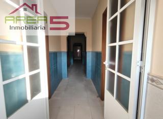 Casa adossada a Santa Marta. Casa unifamiliar con patio en santa marta