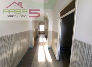 House en Castuera. Gran oportunidad en castuera! casa con mucho potencial para refo