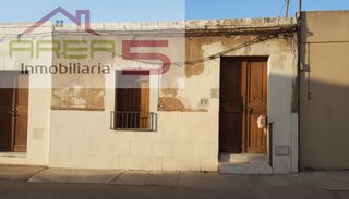Casa en Santos de Maimona (Los). Chalet adosado en venta en los santos de maimona (badajoz) � gra