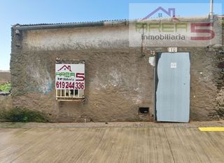 Casa adossada en Logros�n. Casa en venta en logros�n