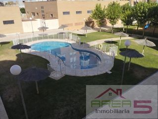 Affitto Appartamento in Sur. Piso con terraza + piscina + garaje en zona salesianos (mérida)