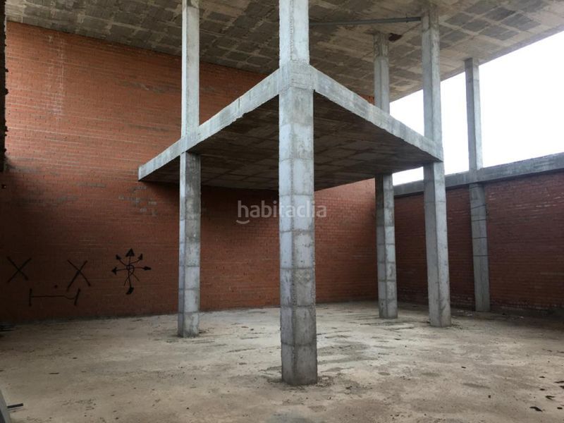Foto 6f0fbc62-0ad9-4f83-a879-9d92c92b79cf. Edifici a Valdelacalzada