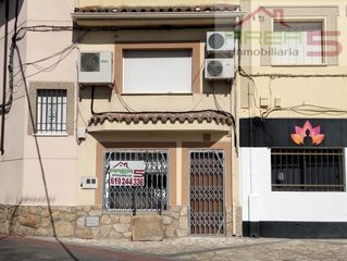 Edificio in Travesía florentino gómez 6. Edificio en venta travesía florentino gómez, casatejada