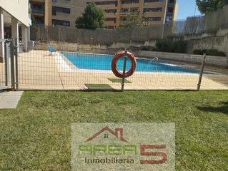 Location Appartement à Oeste. Alquiler piso 3 habitaciones en el prado urbanización con piscin